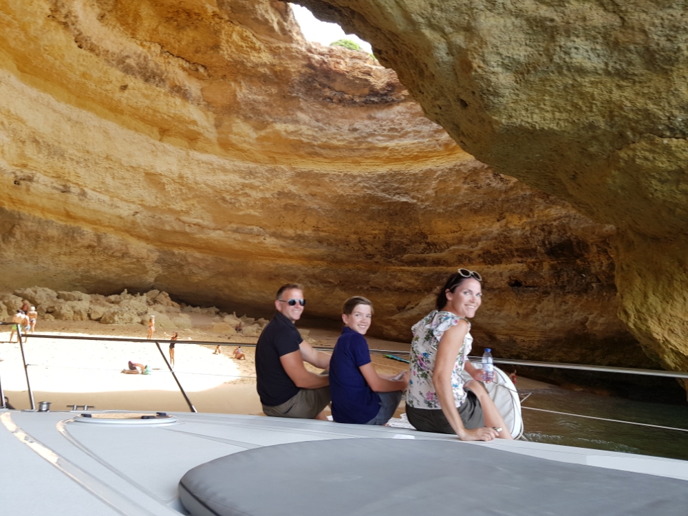 Benagil Cave Yacht Charter - group activities algarve